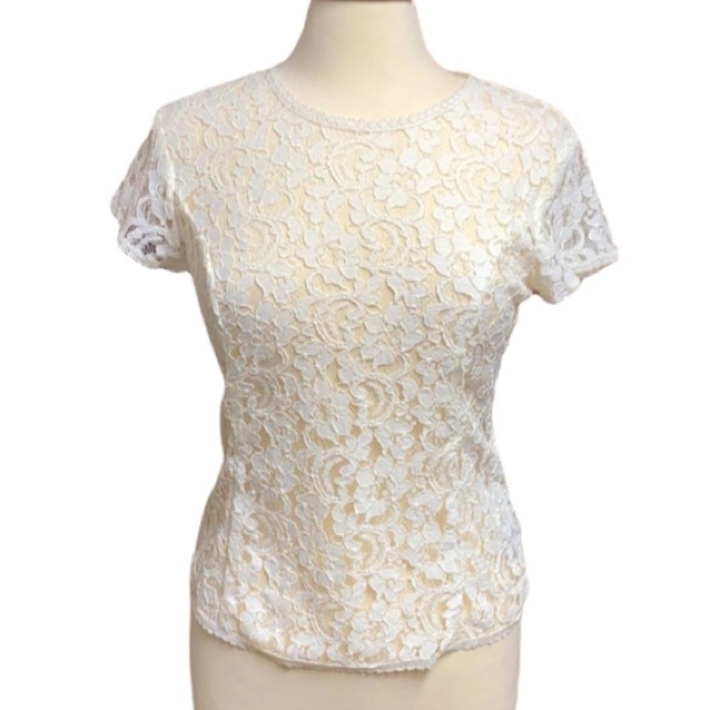Bebe Cream Lace Short Sleeve Blouse Size Medium